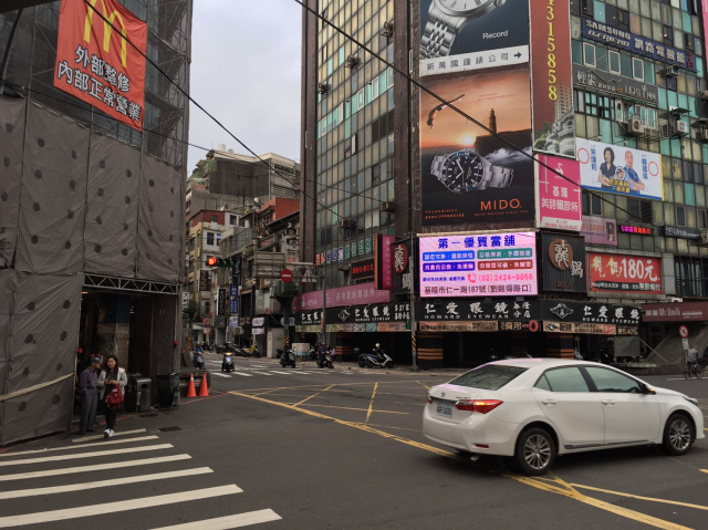 基隆黃金地段,三角窗,能見度高效果好(LED電視牆)